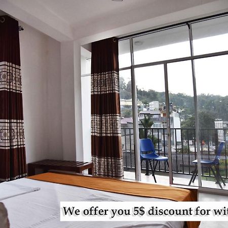 Lodge in 611 Kandy Buitenkant foto