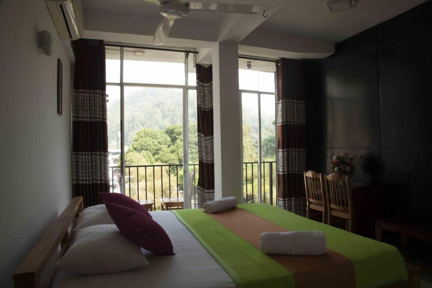 Lodge in 611 Kandy Buitenkant foto