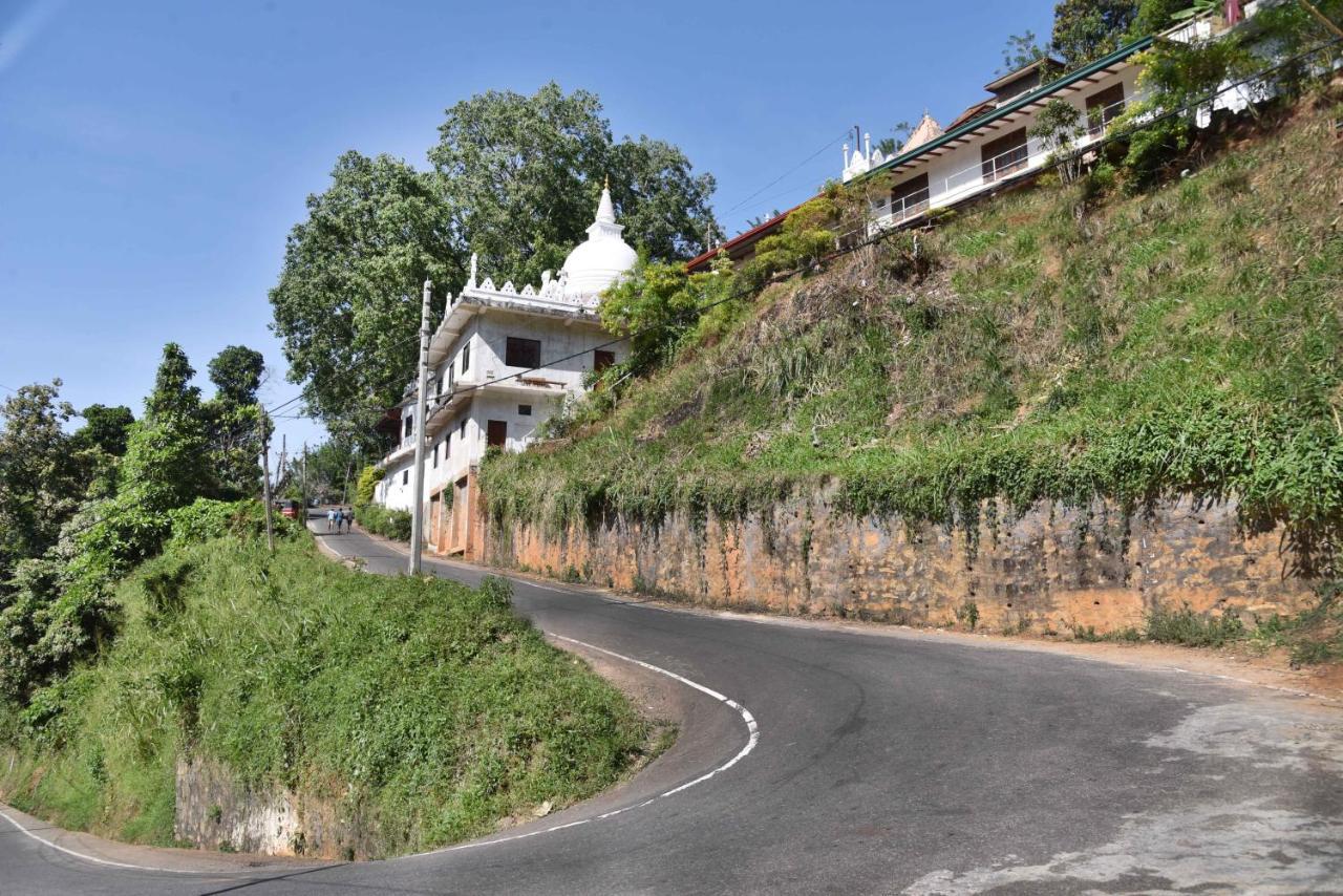Lodge in 611 Kandy Buitenkant foto