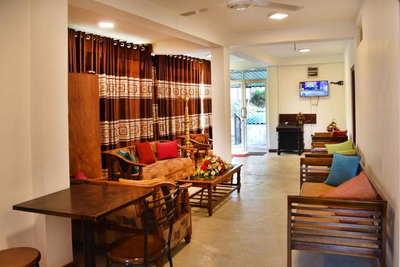 Lodge in 611 Kandy Buitenkant foto