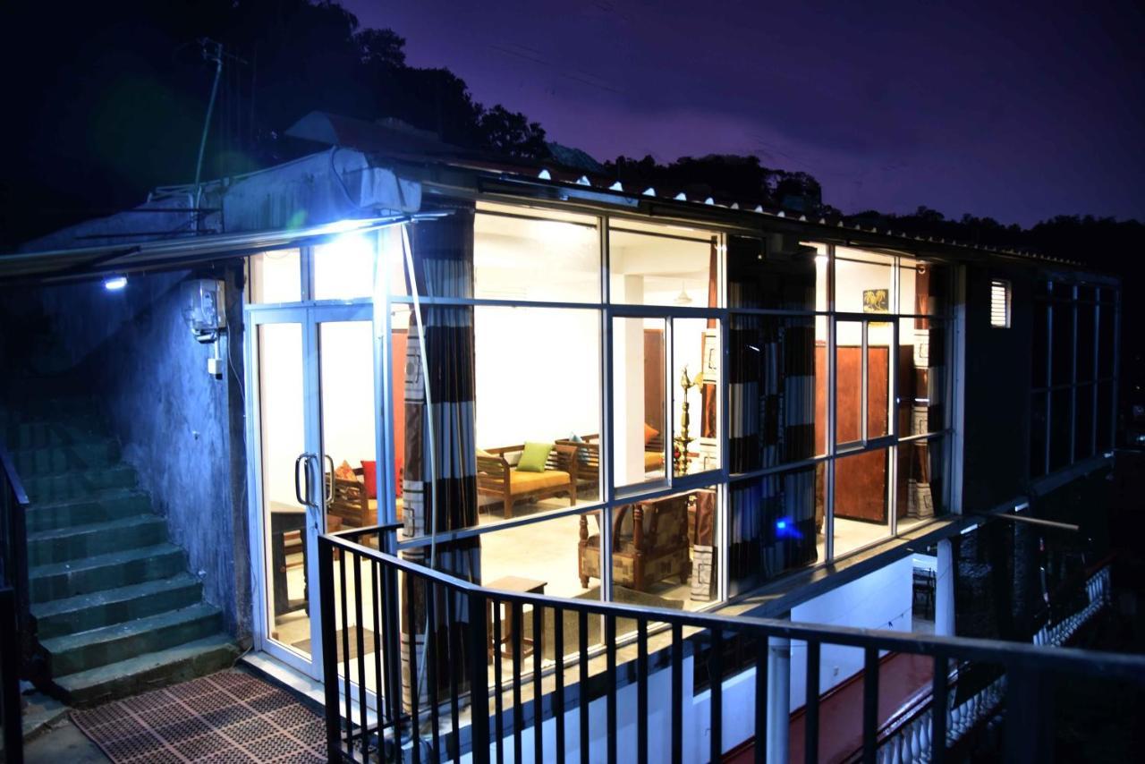 Lodge in 611 Kandy Buitenkant foto