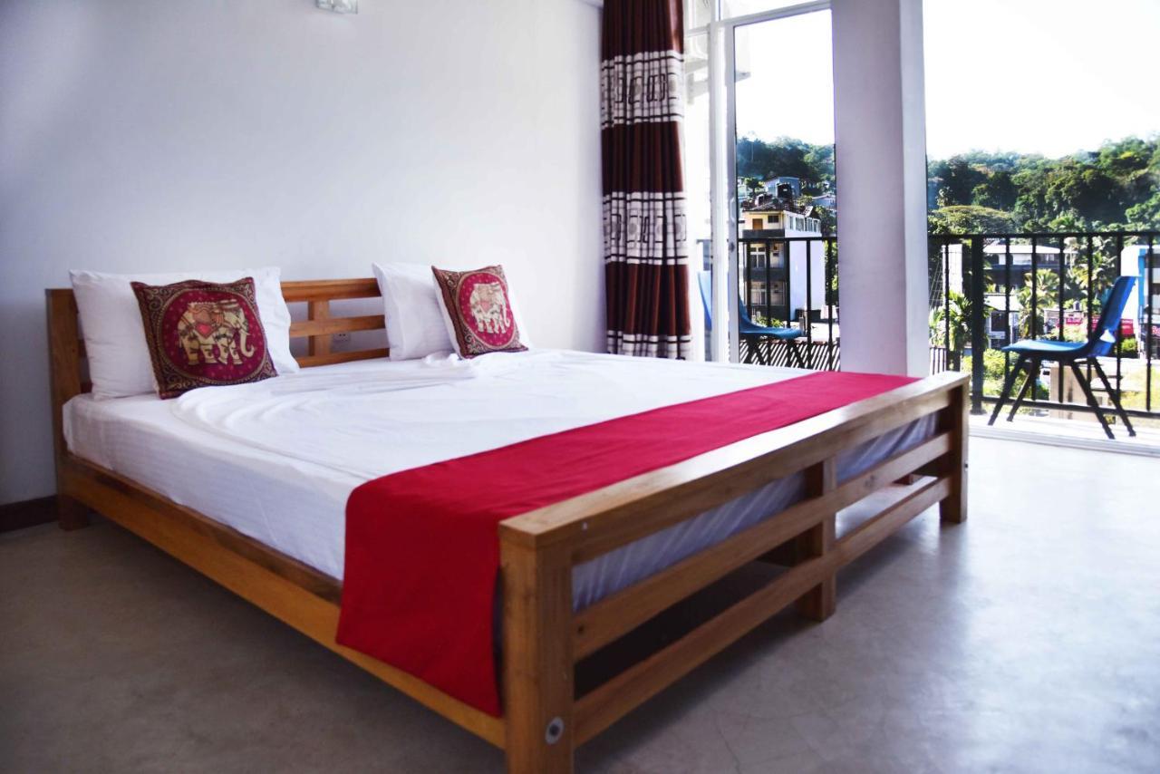 Lodge in 611 Kandy Buitenkant foto