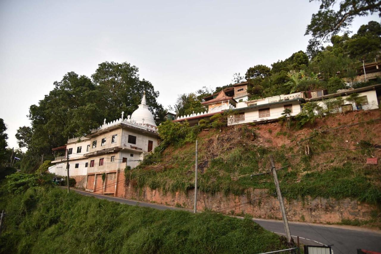 Lodge in 611 Kandy Buitenkant foto