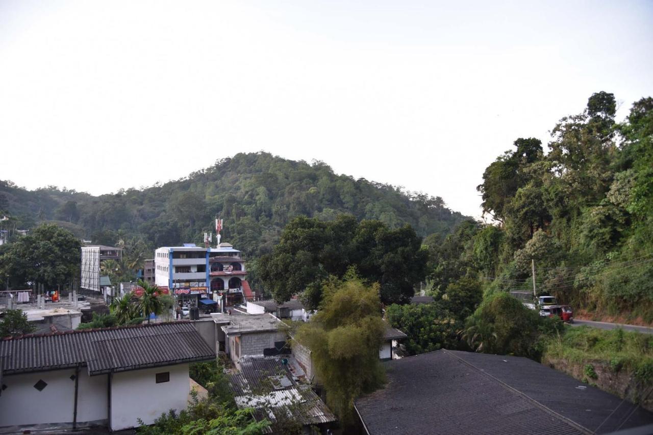Lodge in 611 Kandy Buitenkant foto